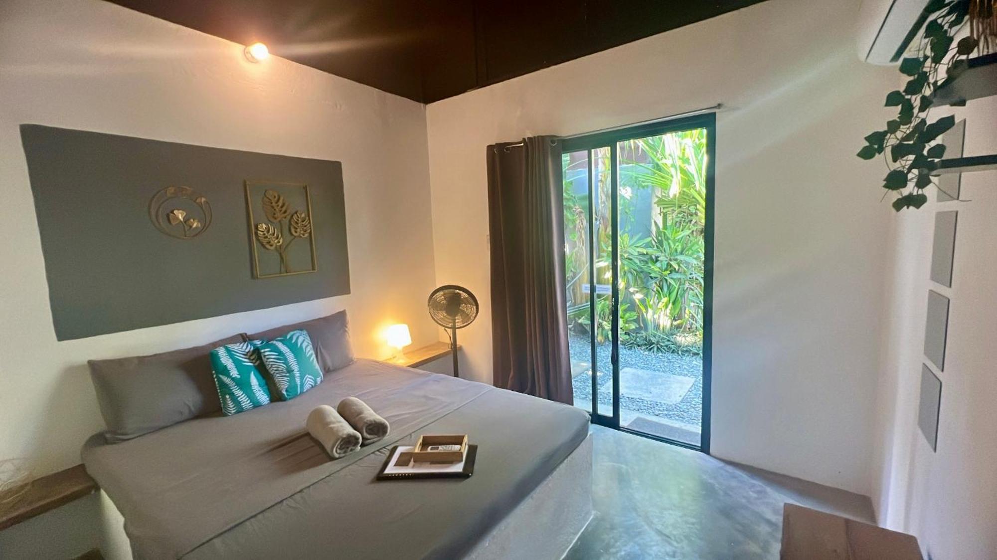 Yay Lodge Siargao, Private Room 1 With Ac & Hot Shower And Fast Starlink Wifi 제너럴 루나 외부 사진
