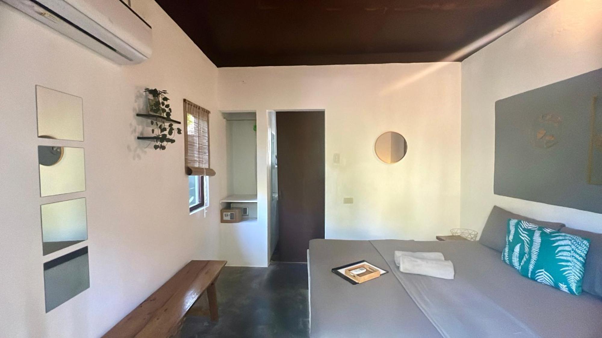 Yay Lodge Siargao, Private Room 1 With Ac & Hot Shower And Fast Starlink Wifi 제너럴 루나 외부 사진